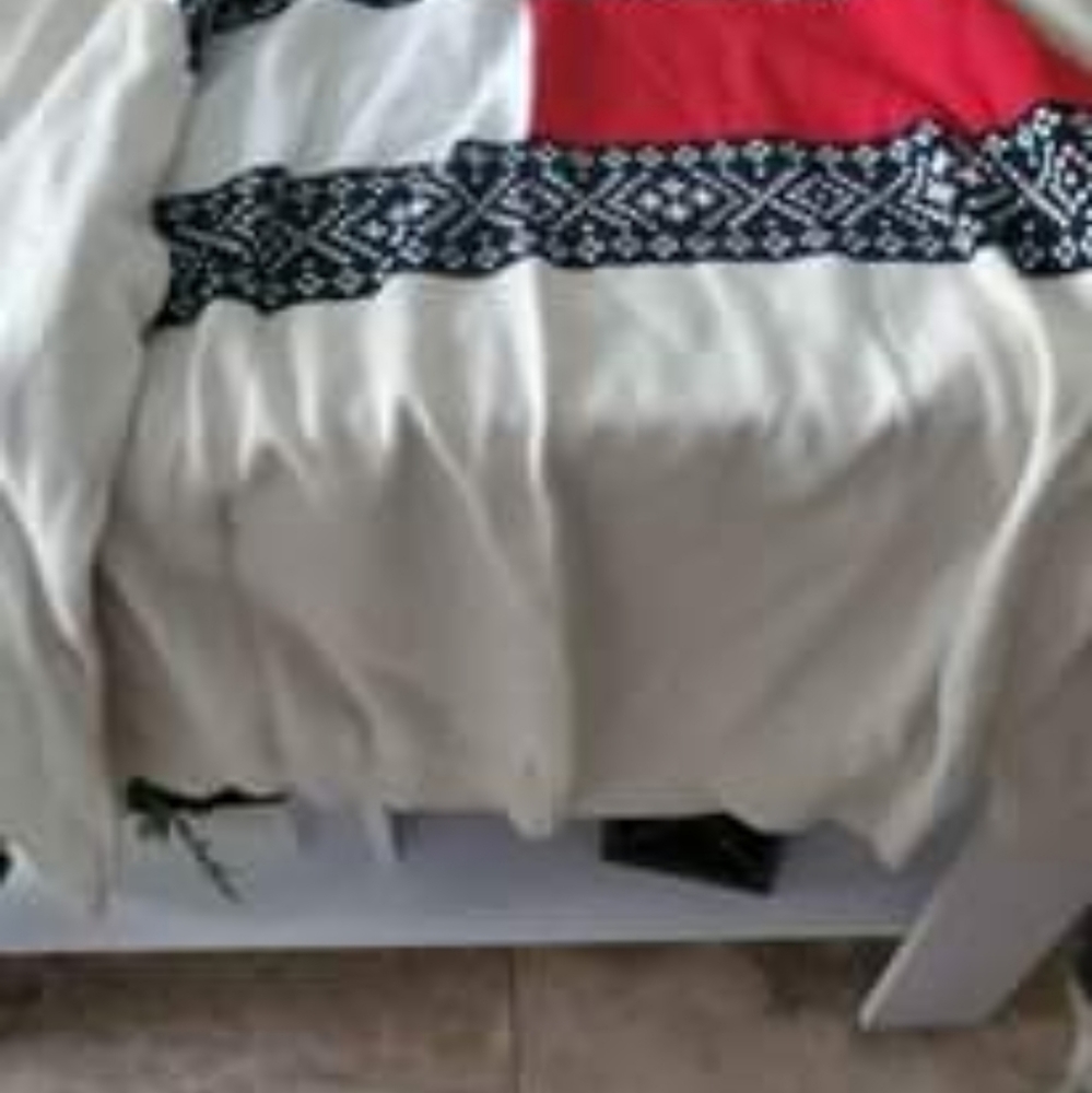 Tommy hilfigure sweater